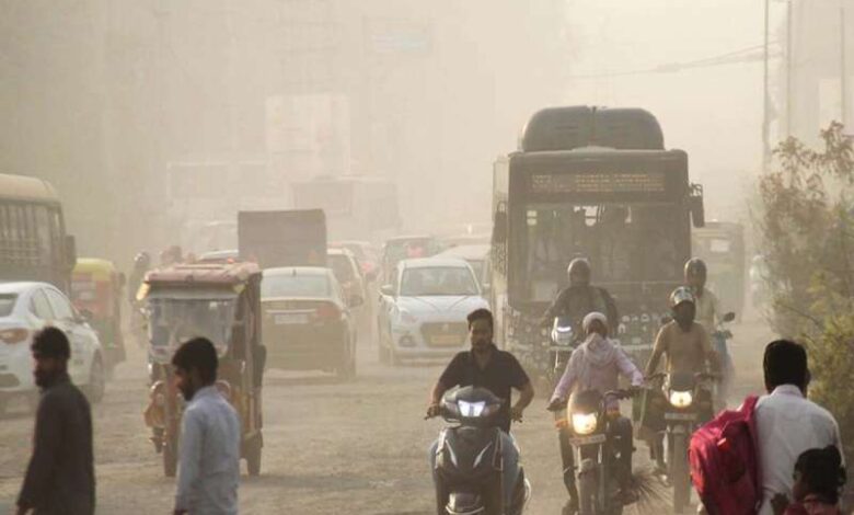 दिल्ली-NCR में बारिश के बावजूद AQI 200 के पार, नए साल में और बिगड़ेगी हवा की गुणवत्ता