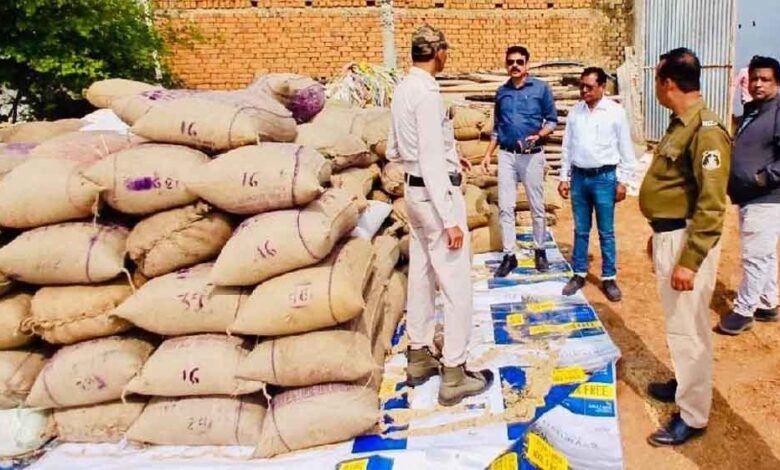 छत्तीसगढ़-महासमुंद में अवैध परिवहन व भण्डारण पर कार्रवाई, 143 प्रकरण में 9425.77 क्विंटल धान जब्त