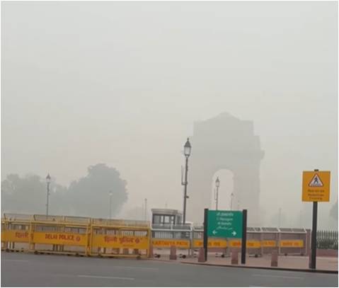 Delhi Weather: दिल्ली में मौसम का फिर से बदलाव, बादल और हल्की वर्षा की संभावना