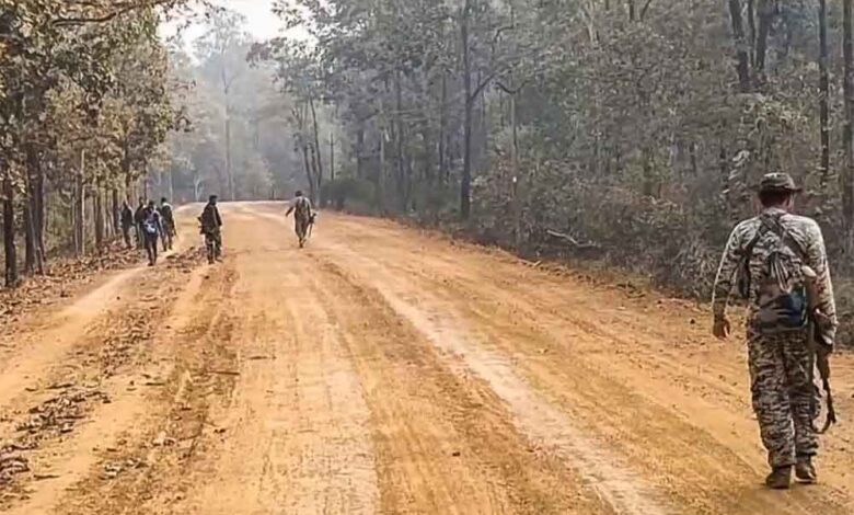 इंद्रावती नेशनल पार्क के जंगल में बुलाई थी बैठक, 100 KM पैदल चलकर जवानों ने ढेर किए 31 नक्सली