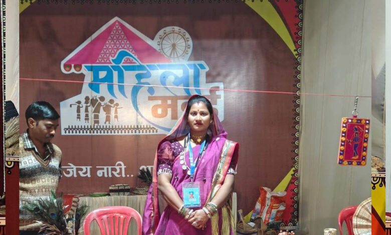 राज्य स्तरीय महिला मड़ई को लोगों का मिल रहा अच्छा प्रतिसाद राज्य स्तरीय महिला मड़ई को लोगों का मिल रहा अच्छा प्रतिसाद