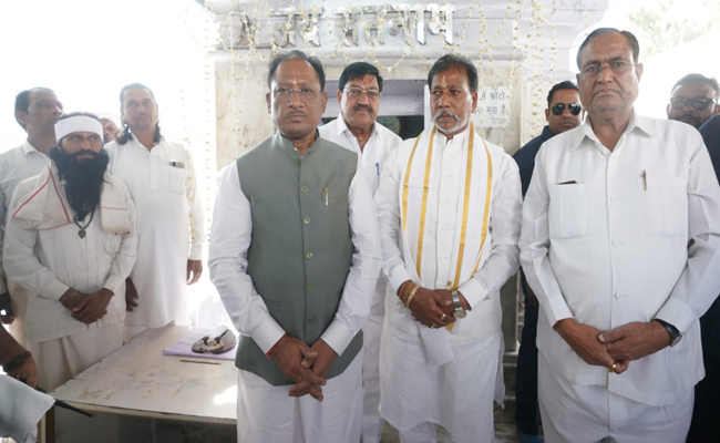 गुरूदर्शन मेले में उमड़ रही श्रद्धा की बयार, देशभर से आ रहे श्रद्धालु गुरूदर्शन मेले में उमड़ रही श्रद्धा की बयार, देशभर से आ रहे श्रद्धालु