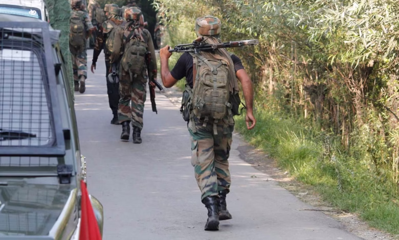 राज्य सरकार प्रदेश के सैनिकों एवं बलिदानियों के आश्रितों के कल्याण एवं उत्थान हेतु प्रतिबद्धता के साथ कर रही है काम, ‘शहीद के परिवार के एक सदस्य को मिलेगी सरकारी नौकरी’…. राज्य सरकार प्रदेश के सैनिकों एवं बलिदानियों के आश्रितों के कल्याण एवं उत्थान हेतु प्रतिबद्धता के साथ कर रही है काम, ‘शहीद के परिवार के एक सदस्य को मिलेगी सरकारी नौकरी’….