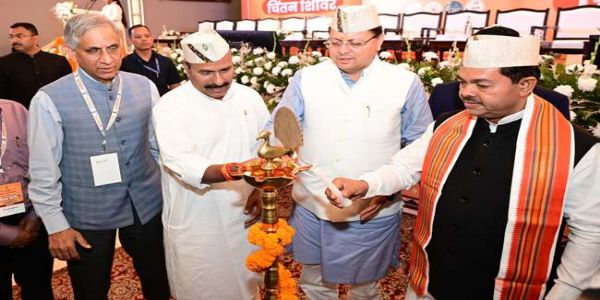 Uttarakhand News: चिंतन शिवर में केंद्रीय मंत्री ने दिया बड़ा बयान, कहा- नशे की चपेट में आए नौजवान को… Uttarakhand News: चिंतन शिवर में केंद्रीय मंत्री ने दिया बड़ा बयान, कहा- नशे की चपेट में आए नौजवान को…