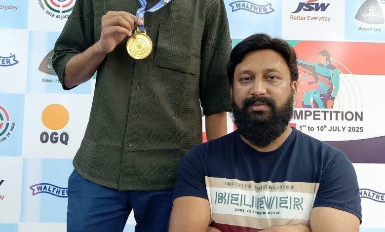 अयान ख्वाजा ने इंडिया ओपन नेशनल 2025 मे 50 मीटर राइफल प्रोन इवेंट मे सबसे अधिक अंक प्राप्त कर गोल्ड मेडल जीत पुरे भारत देश मे छत्तीसगढ़ का गौरव बढ़ाया अयान ख्वाजा ने इंडिया ओपन नेशनल 2025 मे 50 मीटर राइफल प्रोन इवेंट मे सबसे अधिक अंक प्राप्त कर गोल्ड मेडल जीत पुरे भारत देश मे छत्तीसगढ़ का गौरव बढ़ाया